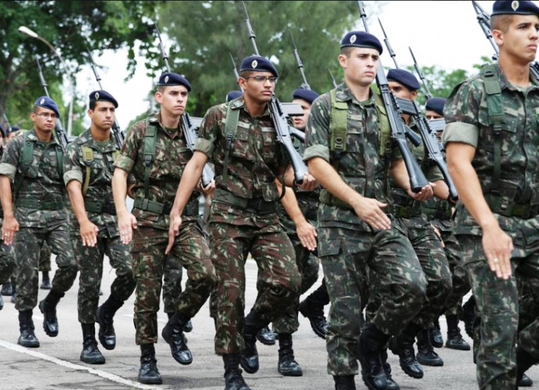 Integrantes do Exército Brasileiro