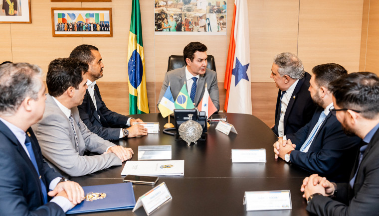 Wanderlei Barbosa participa de reunião no Ministério das Cidades.