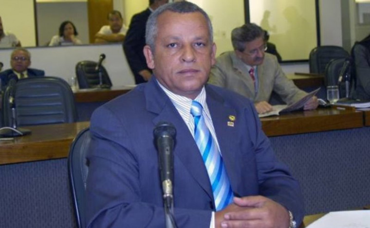Ex-deputado Iderval Silva