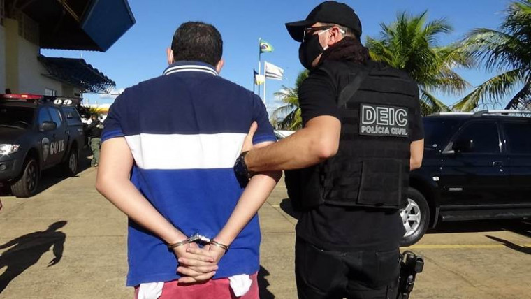 Um dos maiores assaltantes do país, líder da "turma dos pipocas" sendo preso pela Polícia Civil
