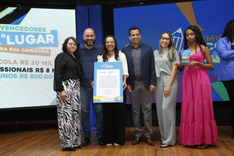 O 1º Prêmio Escola que Transforma distribuiu R$ 2 milhões em premiações para 57 projetos
