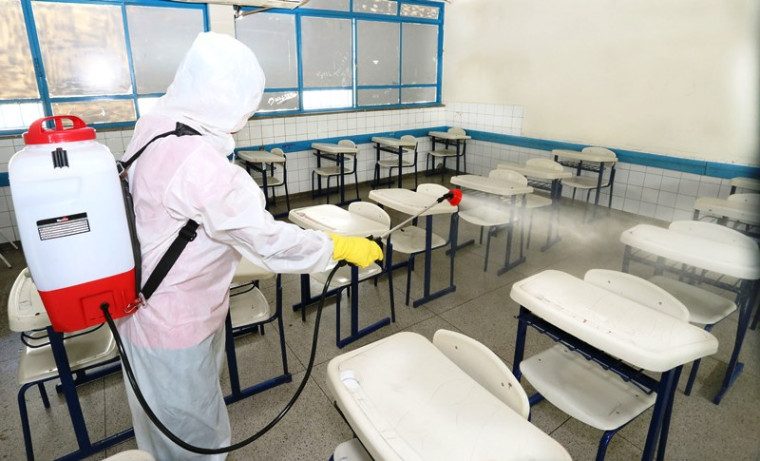 Sanitização de sala de aula