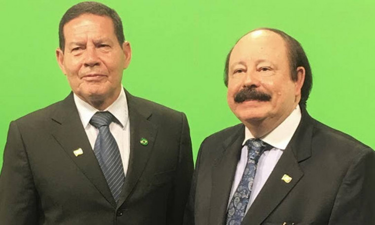 Vice-presidente Mourão com o presidente nacional do PRTB, Júlio Fidelix