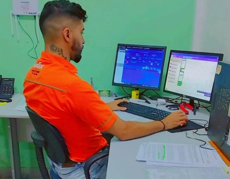 Yuri Marinho, de 31 anos, atualmente trabalha com instalação de fibra óptica
