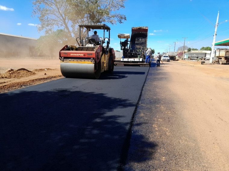 Perímetro urbano de Cristalândia já está recebendo novo asfalto na rodovia TO-255
