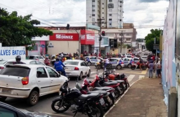 Confusão bloqueou o trânsito na Avenida 1º de Janeiro