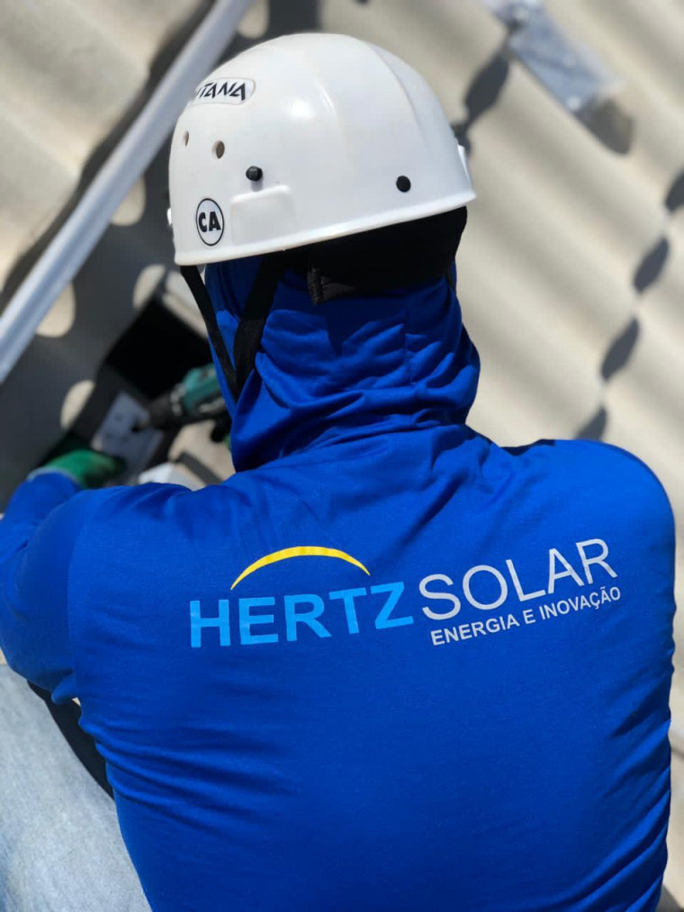 Empresa de engenharia Hertz Solar
