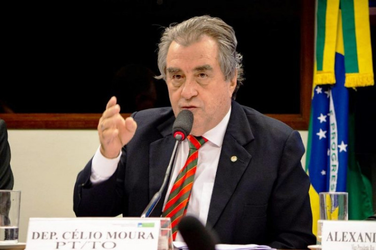 Deputado Célio Moura foi o único do Tocantins a votar contra