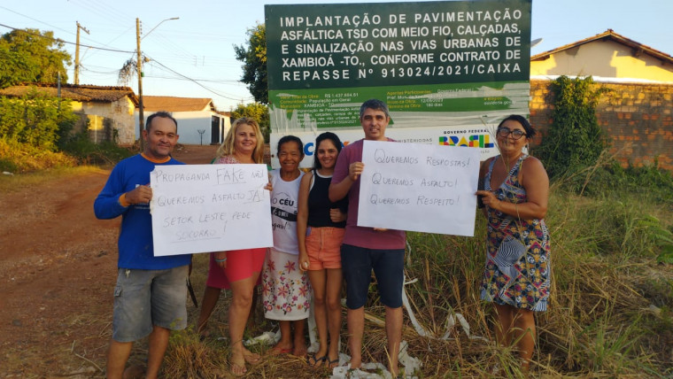 Moradores fizeram uma manifestação