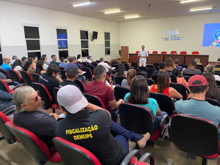 Fiscais que atuam no município de Araguaína passaram por uma capacitação.