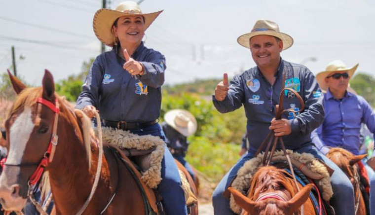Kátia participa de cavalgada com o prefeito de Muricilândia