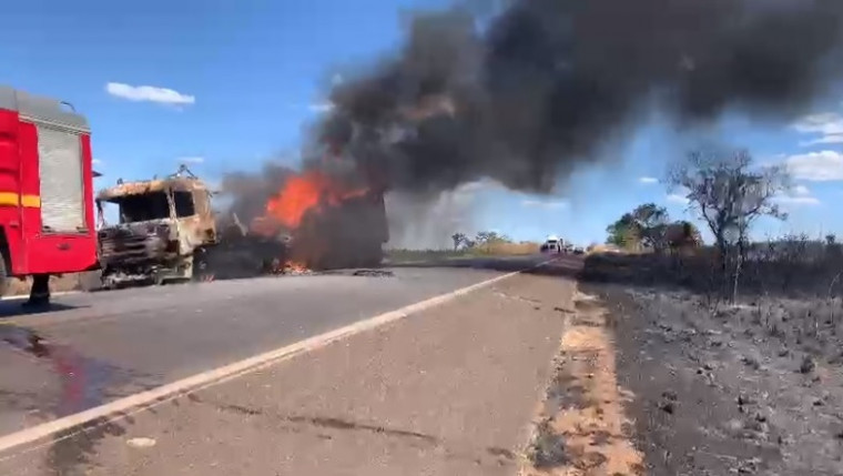 Caminhão em chamas