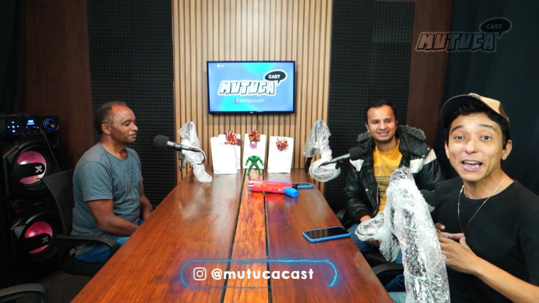 Podcast é comandado pela dupla Rafael Rafiuski e Vinícius Martins