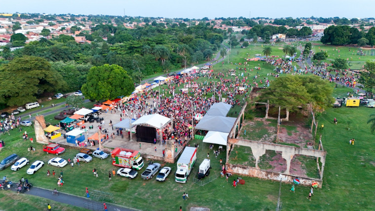 A Vila de Natal do Parque Cimba ficará à disposição da população até o dia 25 de dezembro.