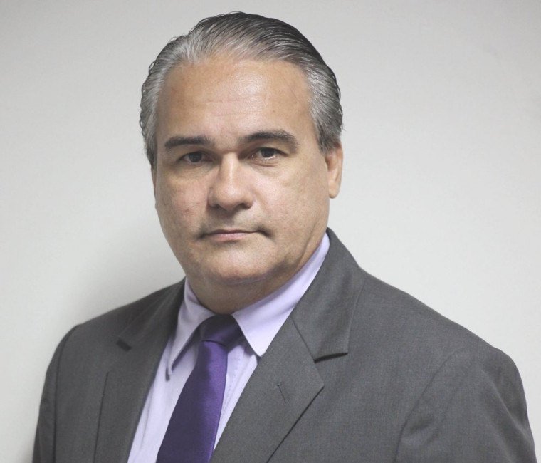 Juvenal Klayber Coelho é advogado especialista em direito eleitoral