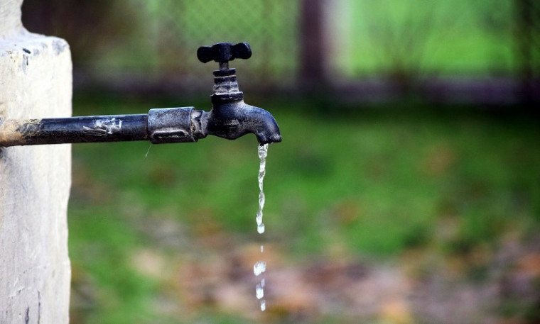 Moradores devem reduzir consumo de água no período