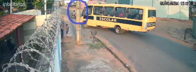 Motorista do ônibus não teria respeitado a preferencial.