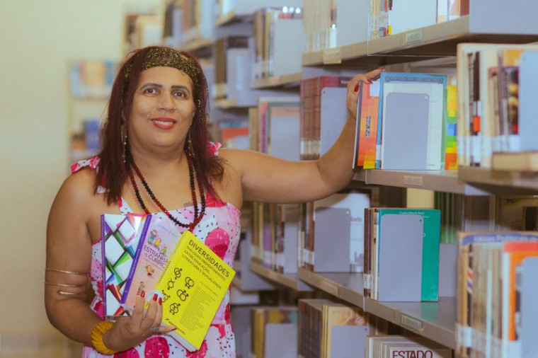 Páginas viradas: a história de Rubra, uma professora transgênero na UFT