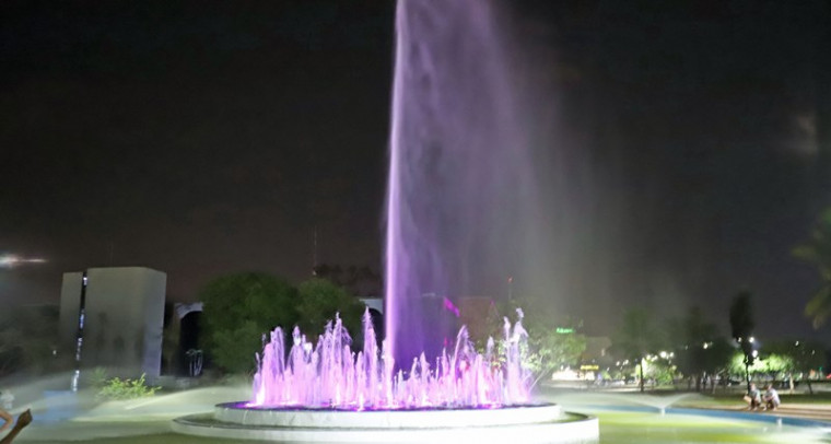 Também foi reinaugurada a Fonte Luminosa, localizada no lado norte da Praça dos Girassóis