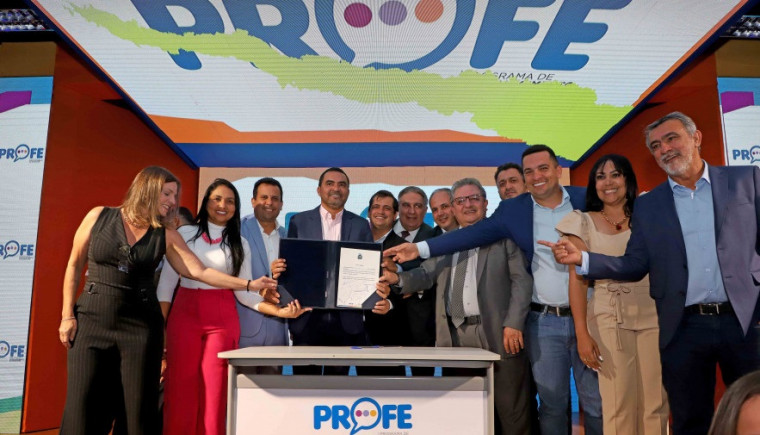 Lançamento do programa PROFE, em abril deste ano, pelo governador Wanderlei Barbosa