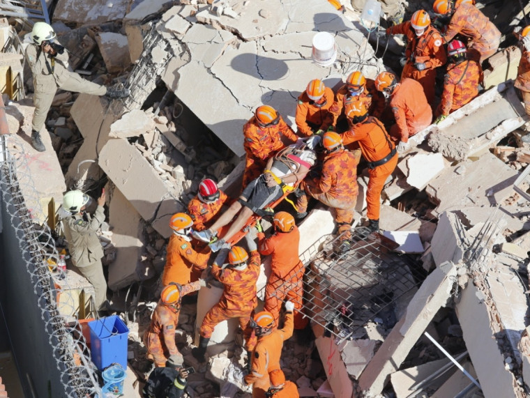 O jovem foi a oitava pessoa a ser resgatada com vida dos escombros do edifício