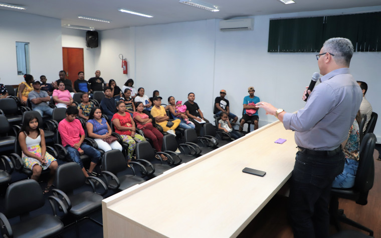 A prefeitura e o IFTO mobilizaram 20 imigrantes, entre cubanos e venezuelanos, para aprenderem português