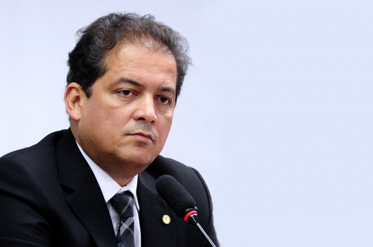 Senador Eduardo Gomes (MDB-TO)
