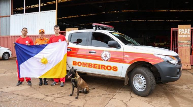 Sargento Rafael Mollo e a cadela Sky vão se juntar à missão de buscas em Petrópolis (RJ)