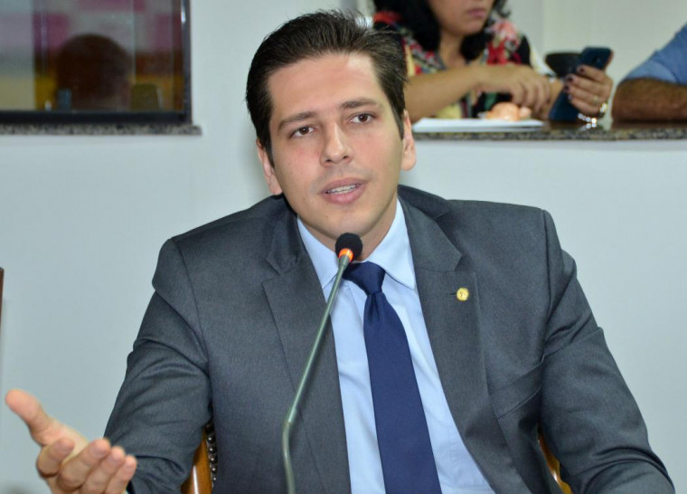Deputado estadual Olyntho Neto.