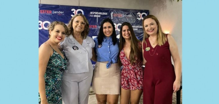 Ester Nogueira e Rita Rocha, durante evento que oficializou a fusão das chapas