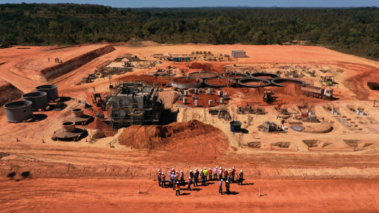 Imagem aérea do empreendimento de mineração da Aura Minerals em construção no município de Almas