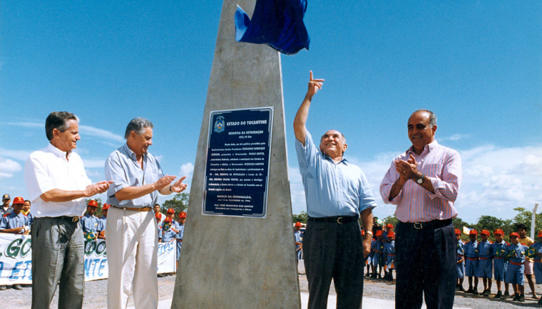Siqueira Campos durante a inauguração da rodovia TO-050