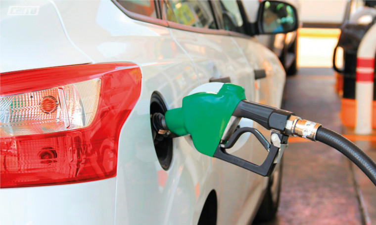 Preço dos combustíveis sofre baixa no mundo inteiro