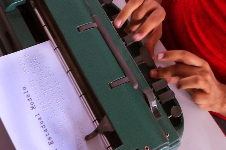 Estudantes podem solicitar o diploma em braille