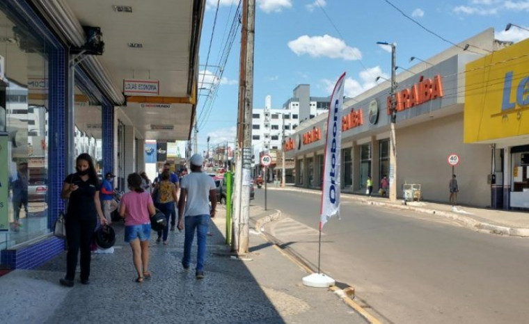 Avenida Cônego João Lima, principal rua comercial da cidade.