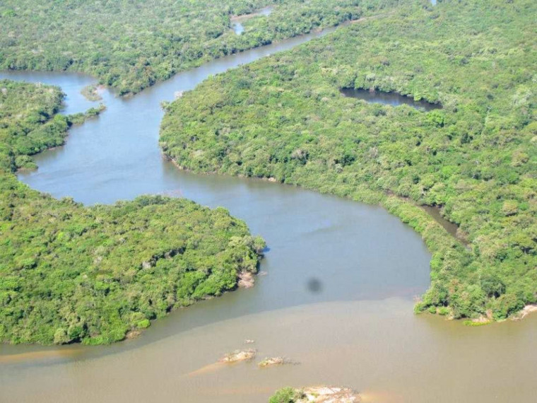 A proibição da pesca no Rio Caiapó tem como finalidade garantir o repovoamento das espécies