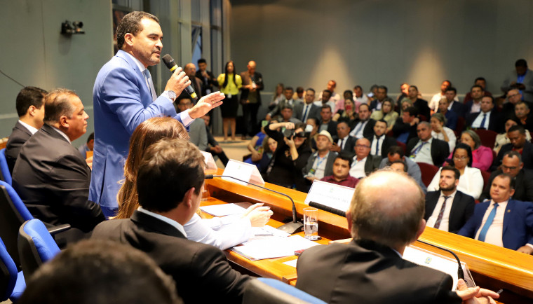 o governador Wanderlei Barbosa participou da reunião dos prefeitos tocantinenses com a bancada federal do Tocantins