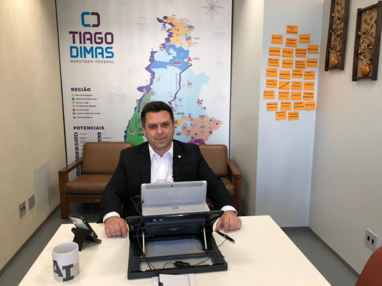 Emendas de Tiago Dimas vão beneficiar 13 cidades do Tocantins