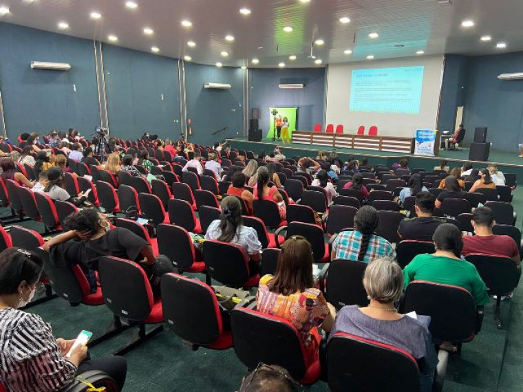 O evento contou com a presença de 280 profissionais da Educação Infantil