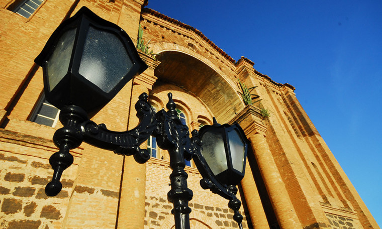 Catedral de Nossa Senhora das Mercês é referência arquitetônica de Porto Nacional
