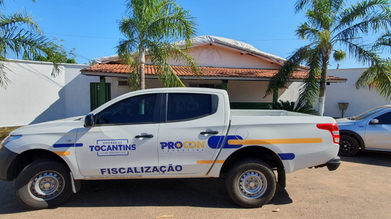 Fiscais do Procon na sede do Sindicato Rural de Paraíso do Tocantins