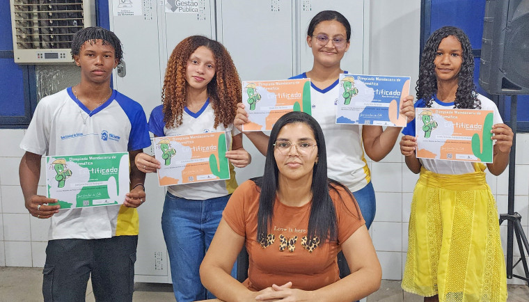 Alunos da Escola Estadual Desembargador Virgílio de Paranã, premiados