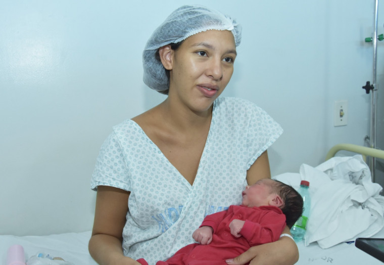 A mamãe, Letícia dos Santos, teve seu primeiro bebê, o pequeno José Santos