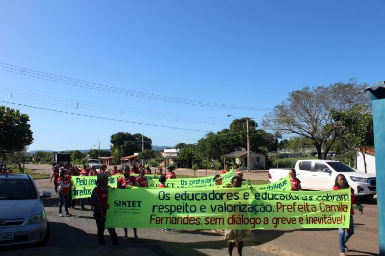 Manifestação de professores em Miracema do Tocantins