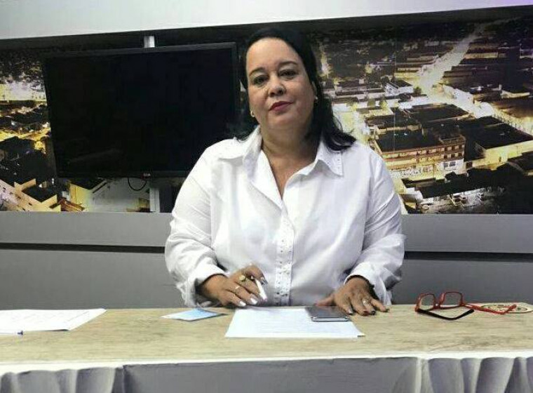 Silene Borges mantém campanha nas ruas