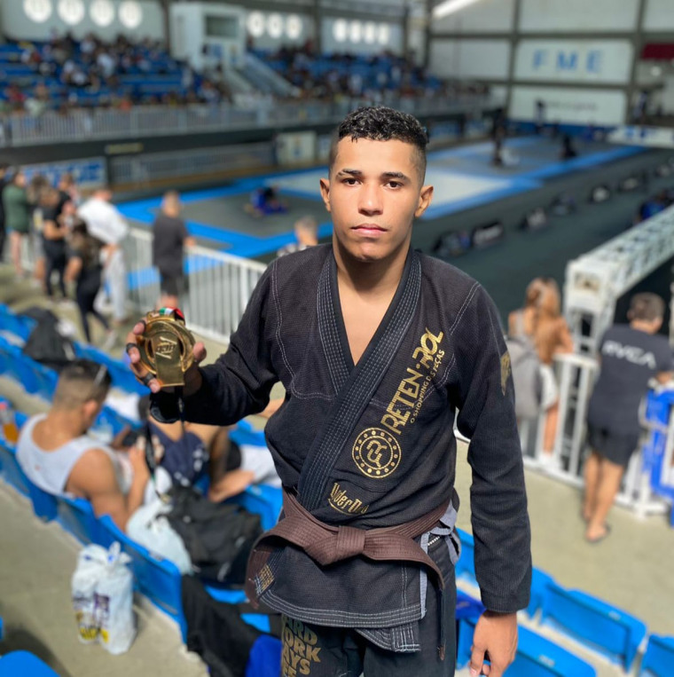 Atleta campeão no South America Continental Pro de Jiu-Jitsu 2022