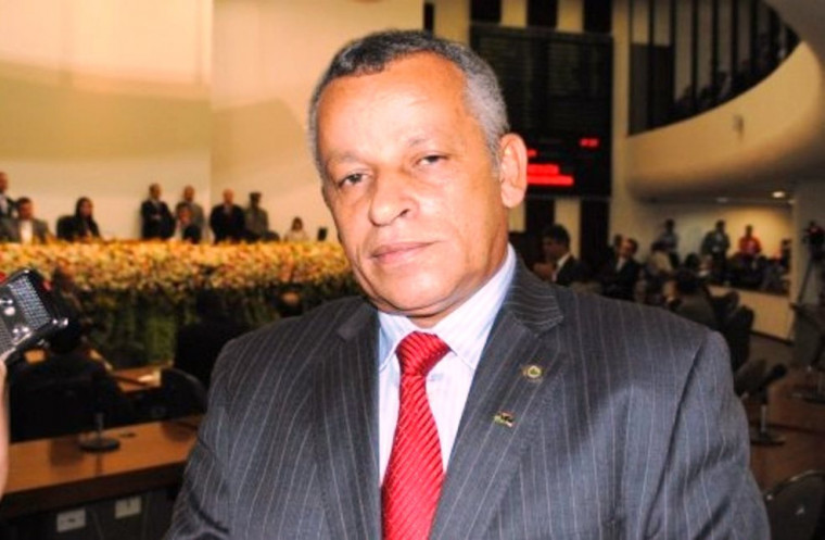 Ex-deputado estadual Iderval Silva assume secretaria em Brasília