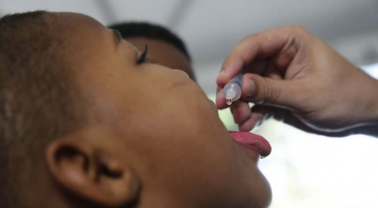 Vacinação contra poliomielite está em baixa no Brasil.