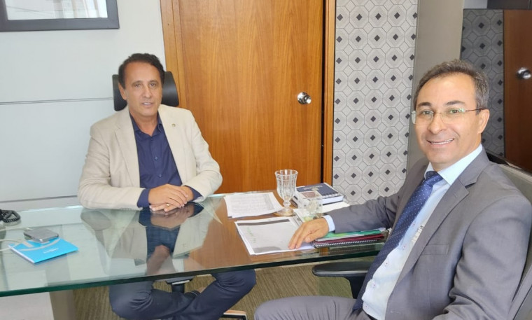 Wagner Rodrigues com o deputado federal Carlos Gaguim.