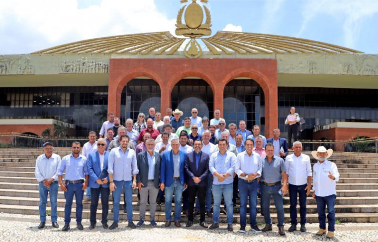 Presidentes da Faet e de sindicatos rurais de 34 municípios tocantinenses foram ao Palácio Araguaia